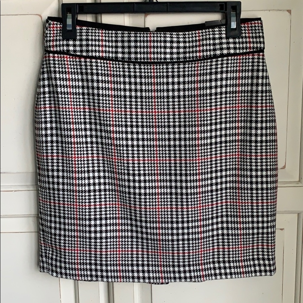 Banana Republic houndstooth plaid skirt